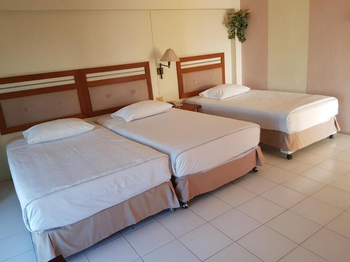 Casa Holiday Hotel Sha ピサヌローク エクステリア 写真