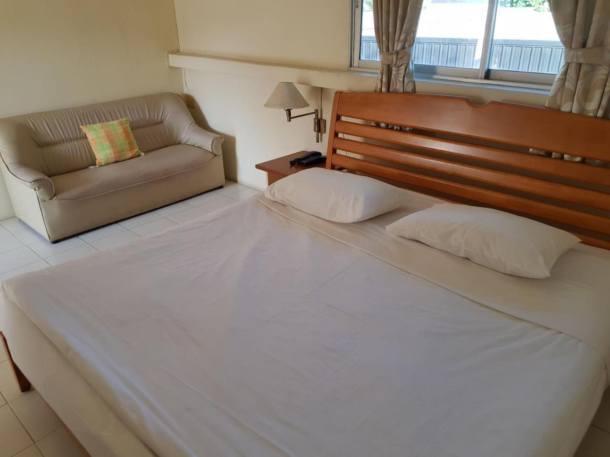 Casa Holiday Hotel Sha ピサヌローク エクステリア 写真